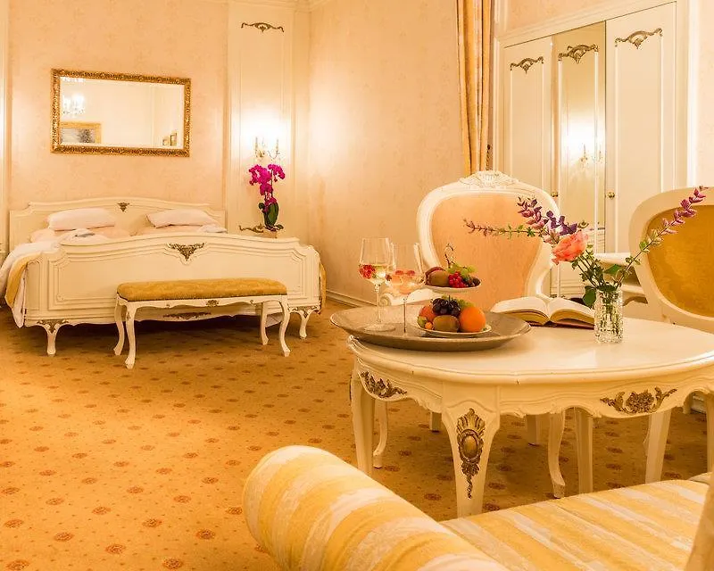 Schlosshotel Roemischer Kaiser Vienna 4*,