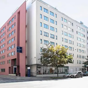 Novotel Donau Отель