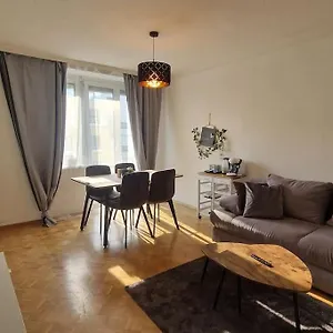 Schoene 2,5 Mit Balkon Und Parkplatz Štýrský Hradec